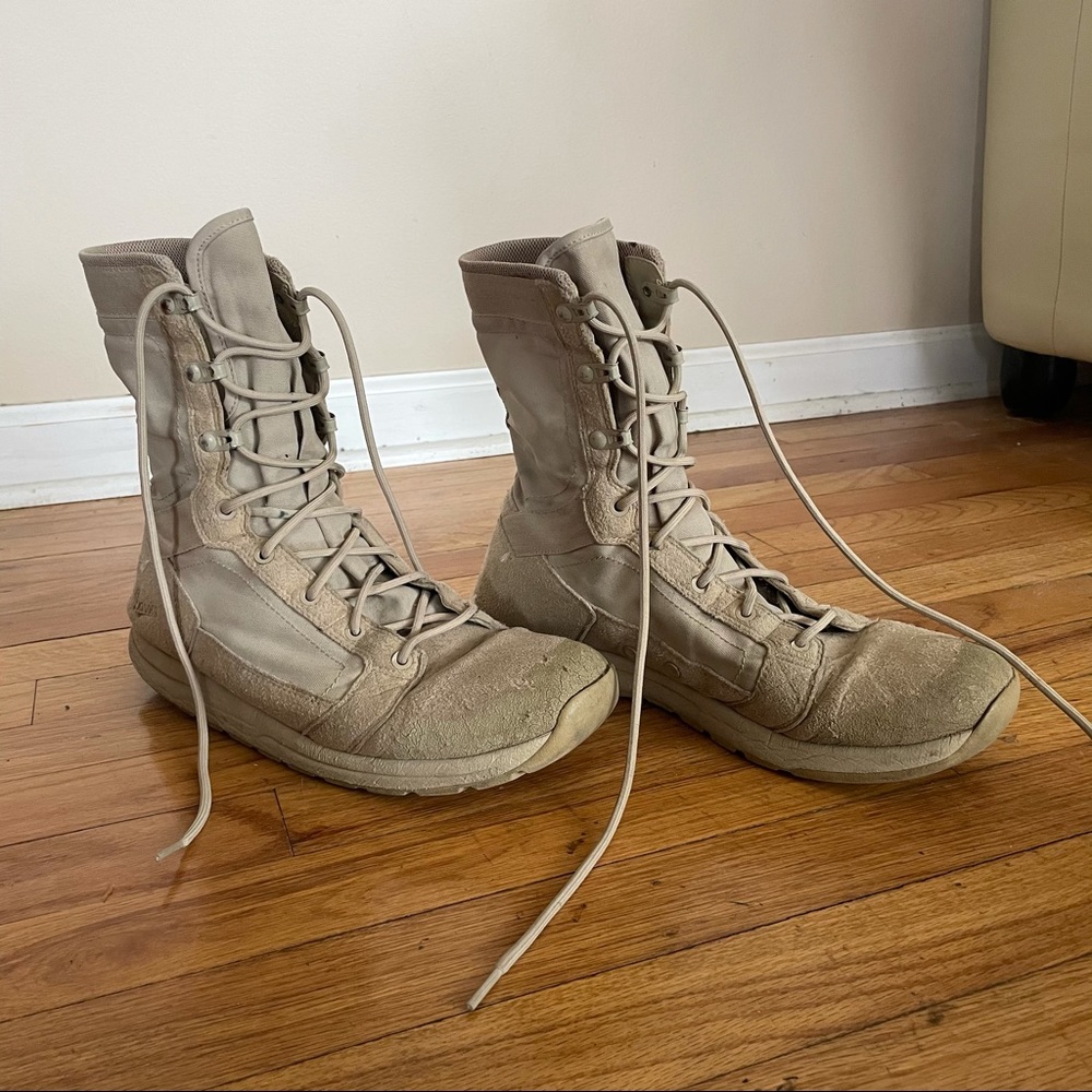 Men’s Danner military boot
